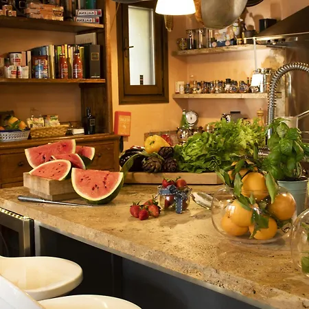 With Swimming Pool In סן ג'ימיניאנו