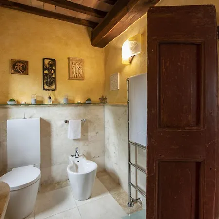 With Swimming Pool In וילה סן ג'ימיניאנו