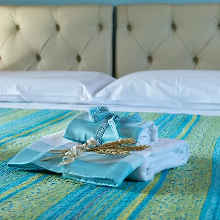 With Swimming Pool In וילה סן ג'ימיניאנו