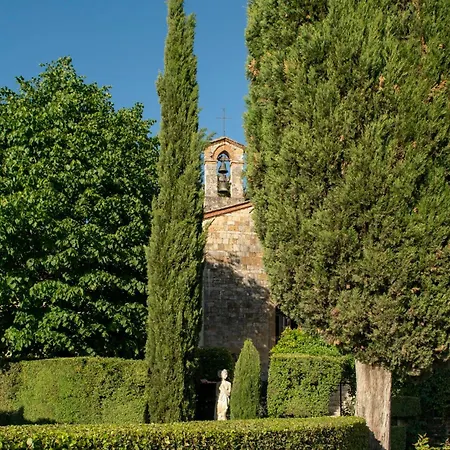 With Swimming Pool In וילה