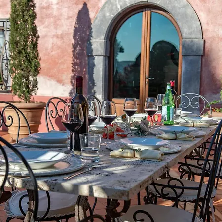 With Swimming Pool In וילה סן ג'ימיניאנו