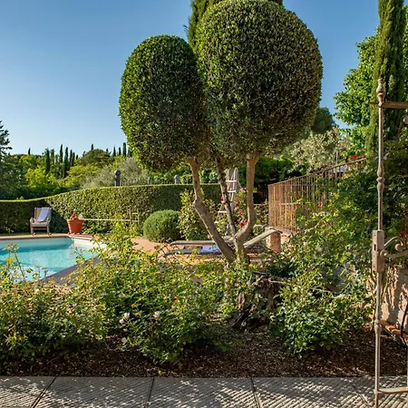 וילה With Swimming Pool In