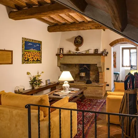 With Swimming Pool In סן ג'ימיניאנו